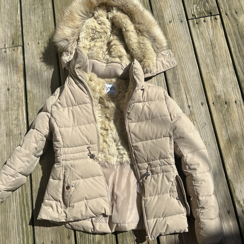 Zara Tan Puffer Jacket Modern Minimalist Design
